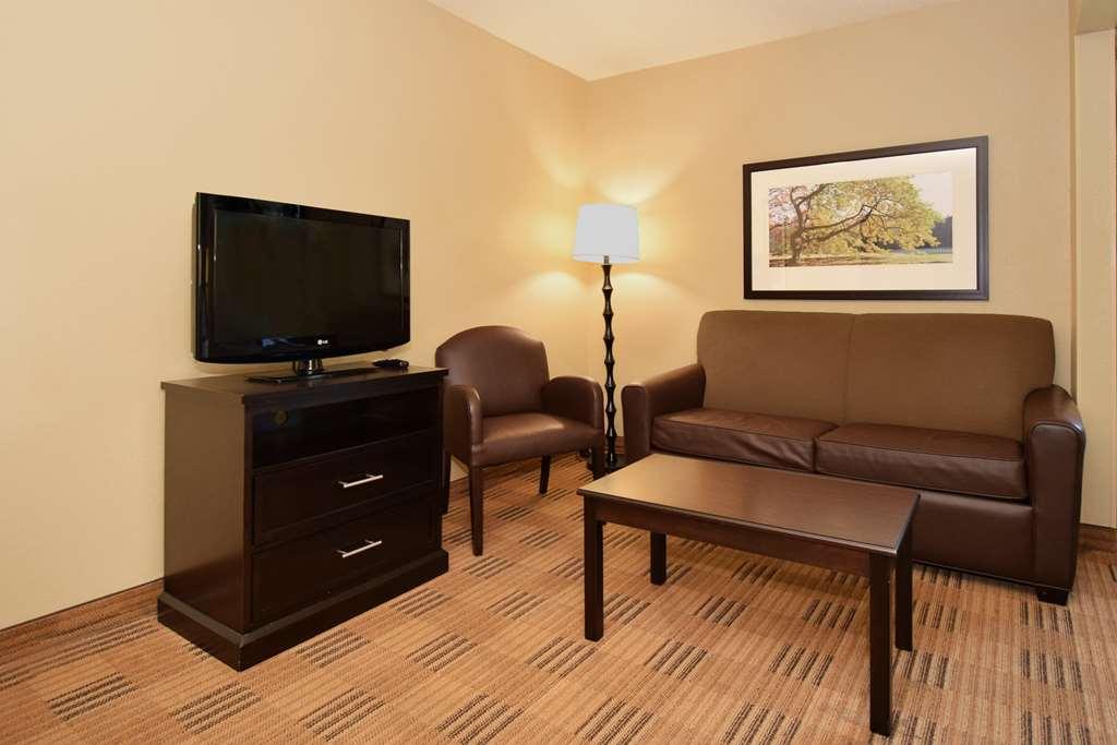 Extended Stay America Suites - Arlington - Six Flags Room photo