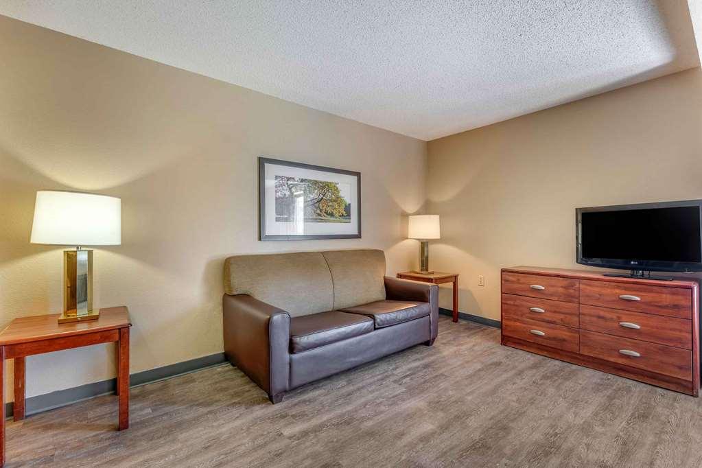 Extended Stay America Suites - Arlington - Six Flags Room photo